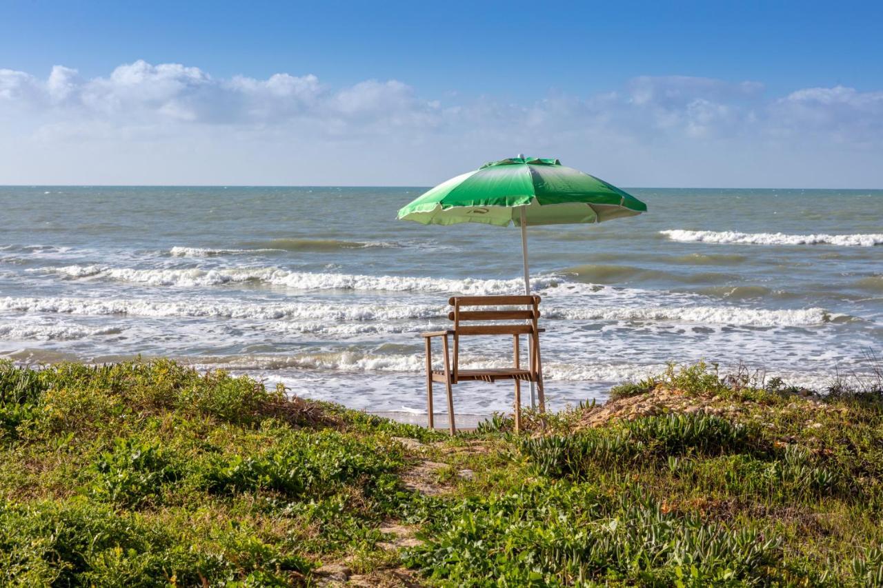 Terrazza Montalbano Villa Punta Secca Bagian luar foto